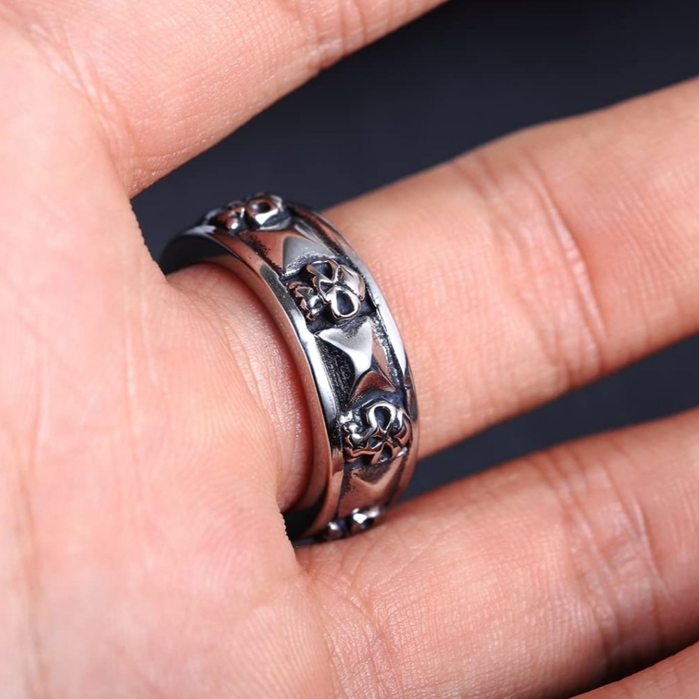 Skull Ring - Picture 4 of 6